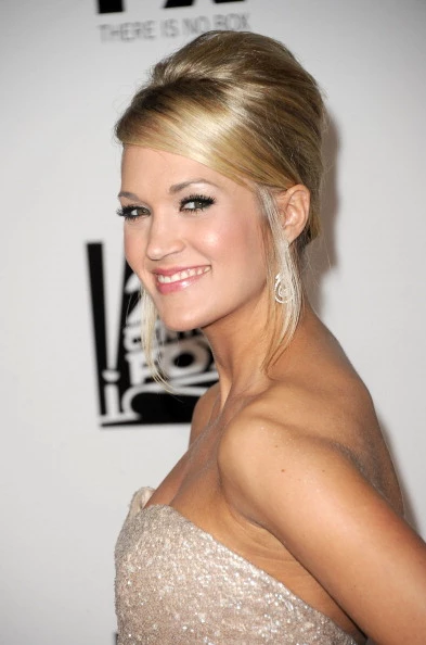 Carrie Underwood Pregnant Pictures. Carrie married hockey player