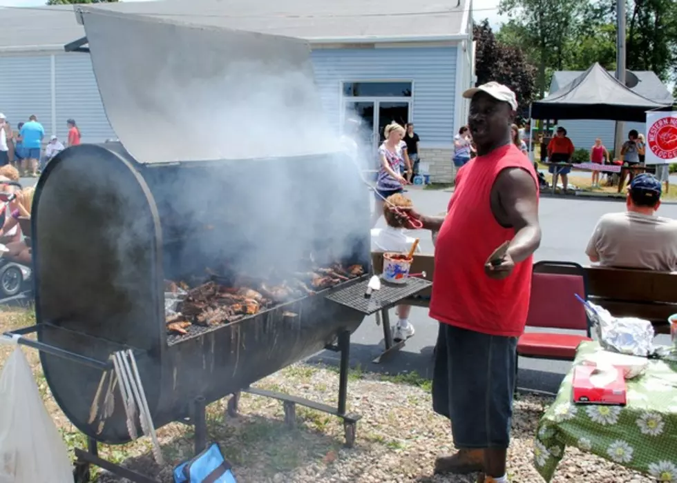 Sunny Skies and Succulent Smells Highlight Backyard BBQ [PICTURES]